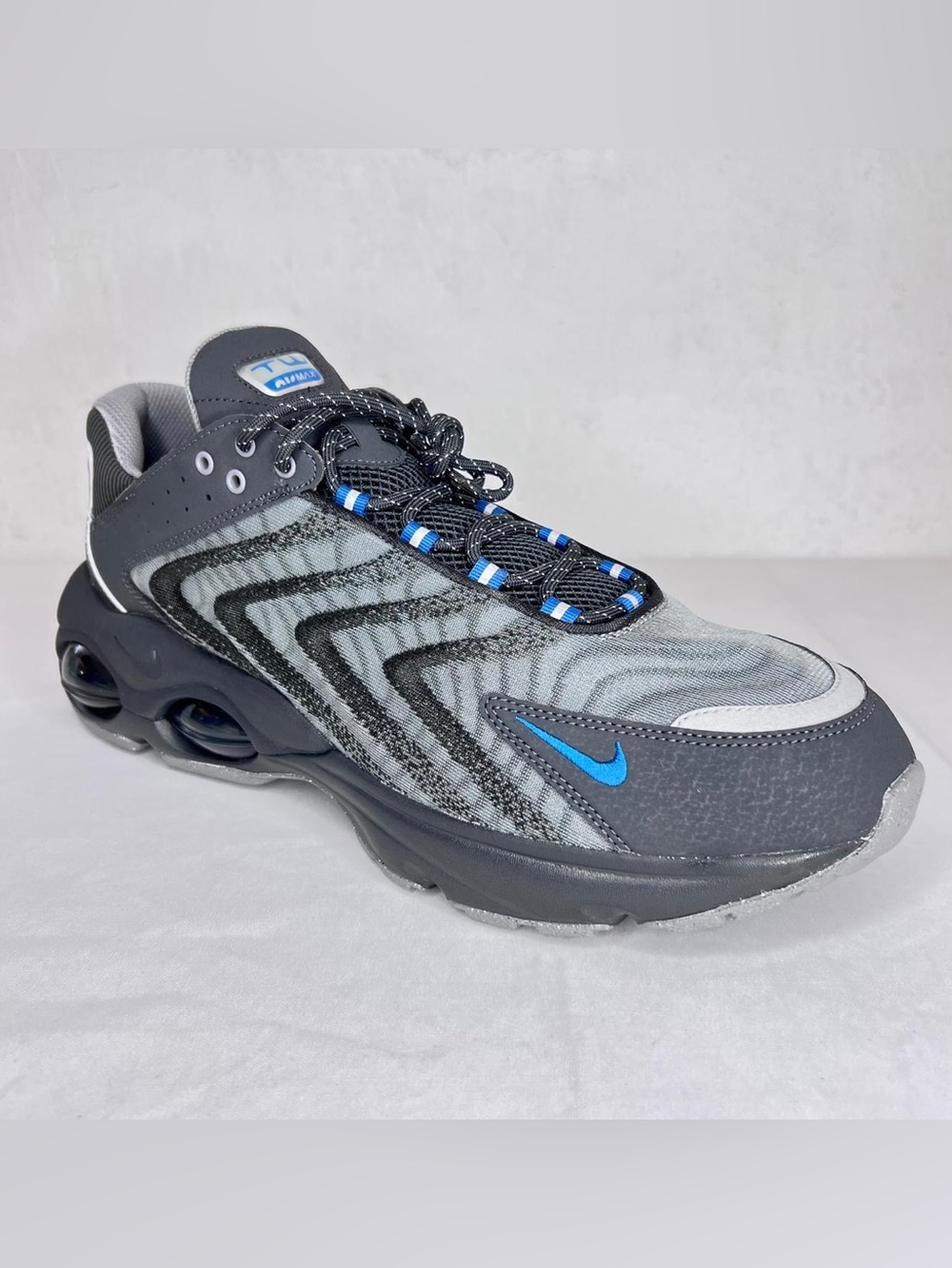 Nike SINGLE RIGHT SHOE ONLY Men’s Gray & Blue Athletic Sneakers